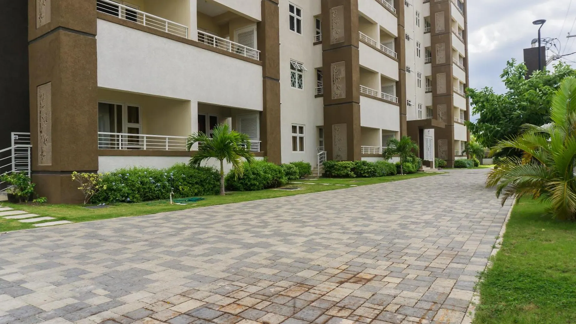 Secure One Bedroom Apartment In Ruthven A Gated Community In New Kingston Jamaica Jamaica