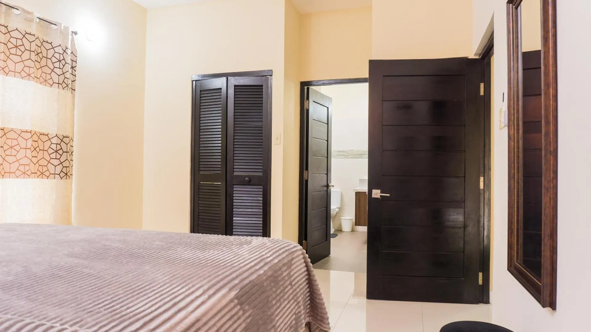Secure One Bedroom Apartment In Ruthven A Gated Community In New Kingston Jamaica Jamaica