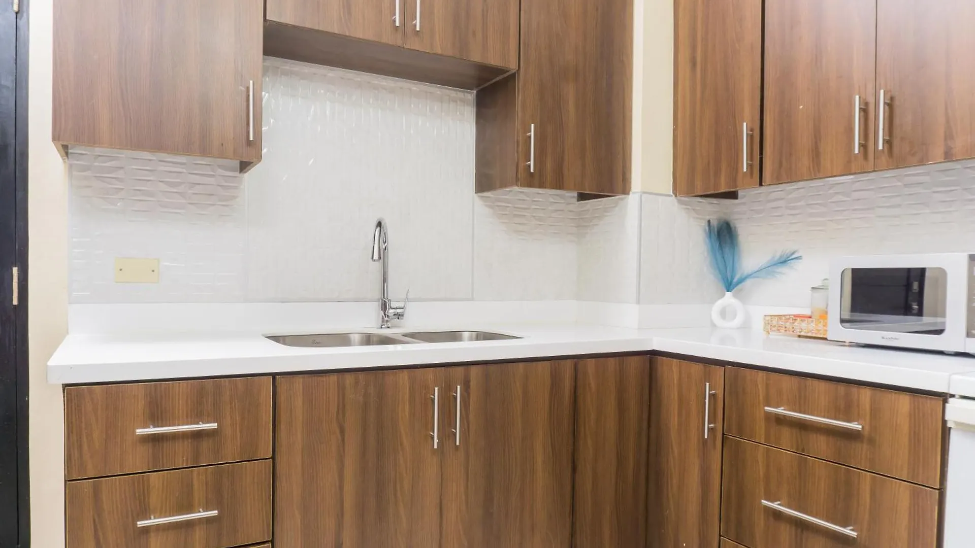 Secure One Bedroom Apartment In Ruthven A Gated Community In New Kingston Jamaica